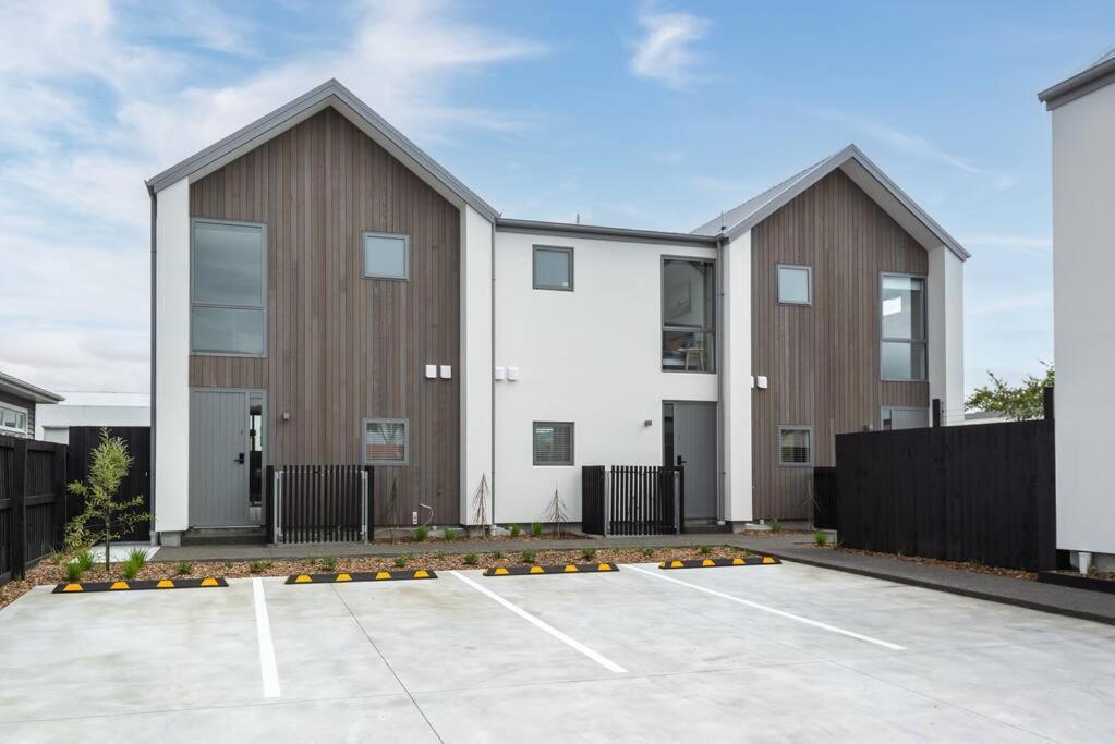 Hop, Skip, Jump To The City ! Christchurch Eksteriør billede